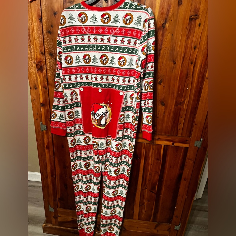 NWOT Buc-ee’s onesie